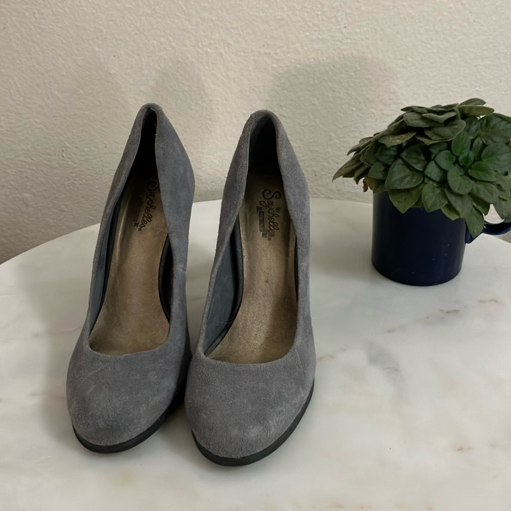 Seychelles Heritage Keyboard Pumps